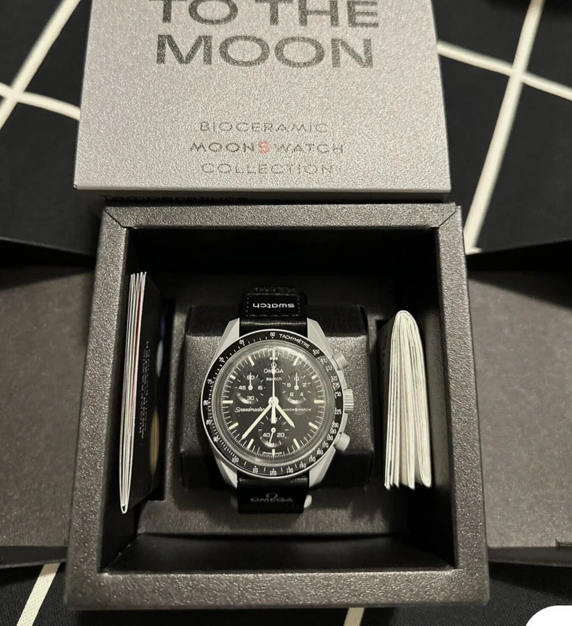 MOONSWATCH MISSION ON MOON- SWATCH X OMEGA BIOCERAMIC